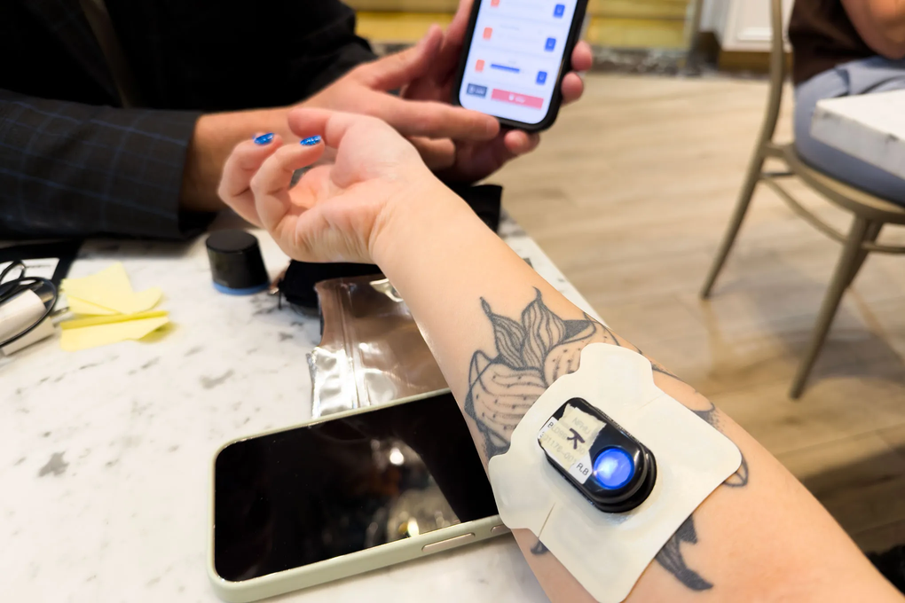 Thiết bị công nghệ hỗ trợ người xuất tinh sớm kéo dài “cuộc yêu” - 2