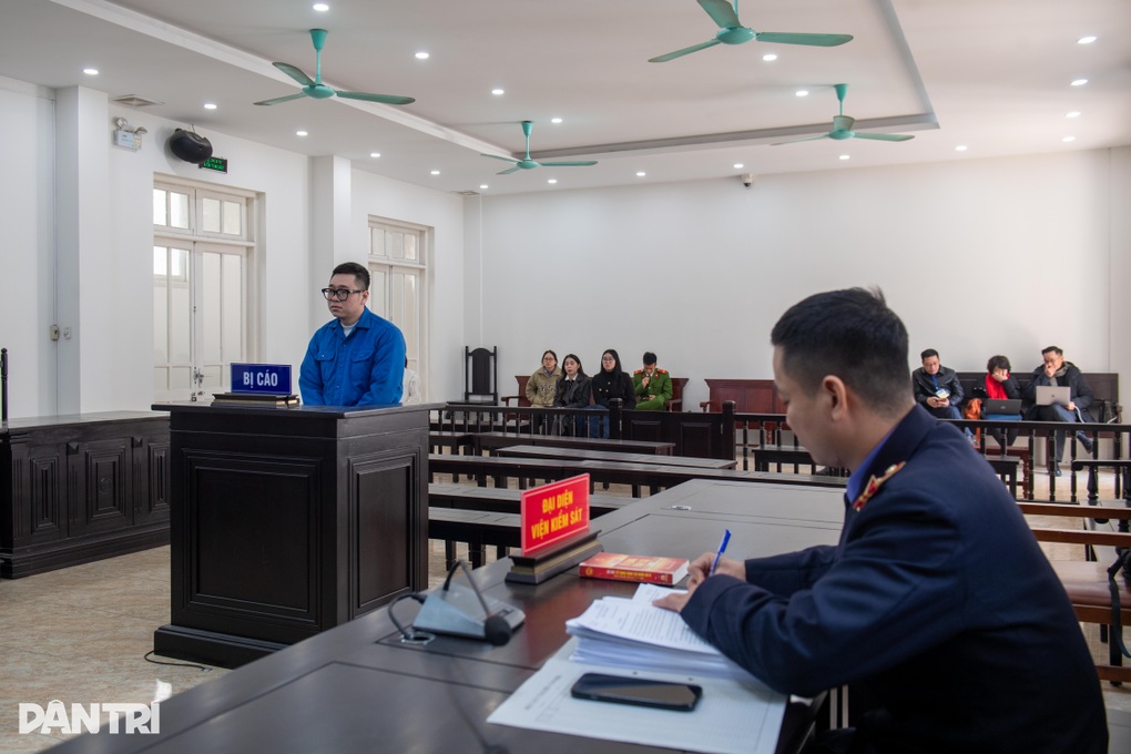 Người đàn ông hành hung cô gái tại chung cư khai do bức xúc vì bị vợ mắng - 2