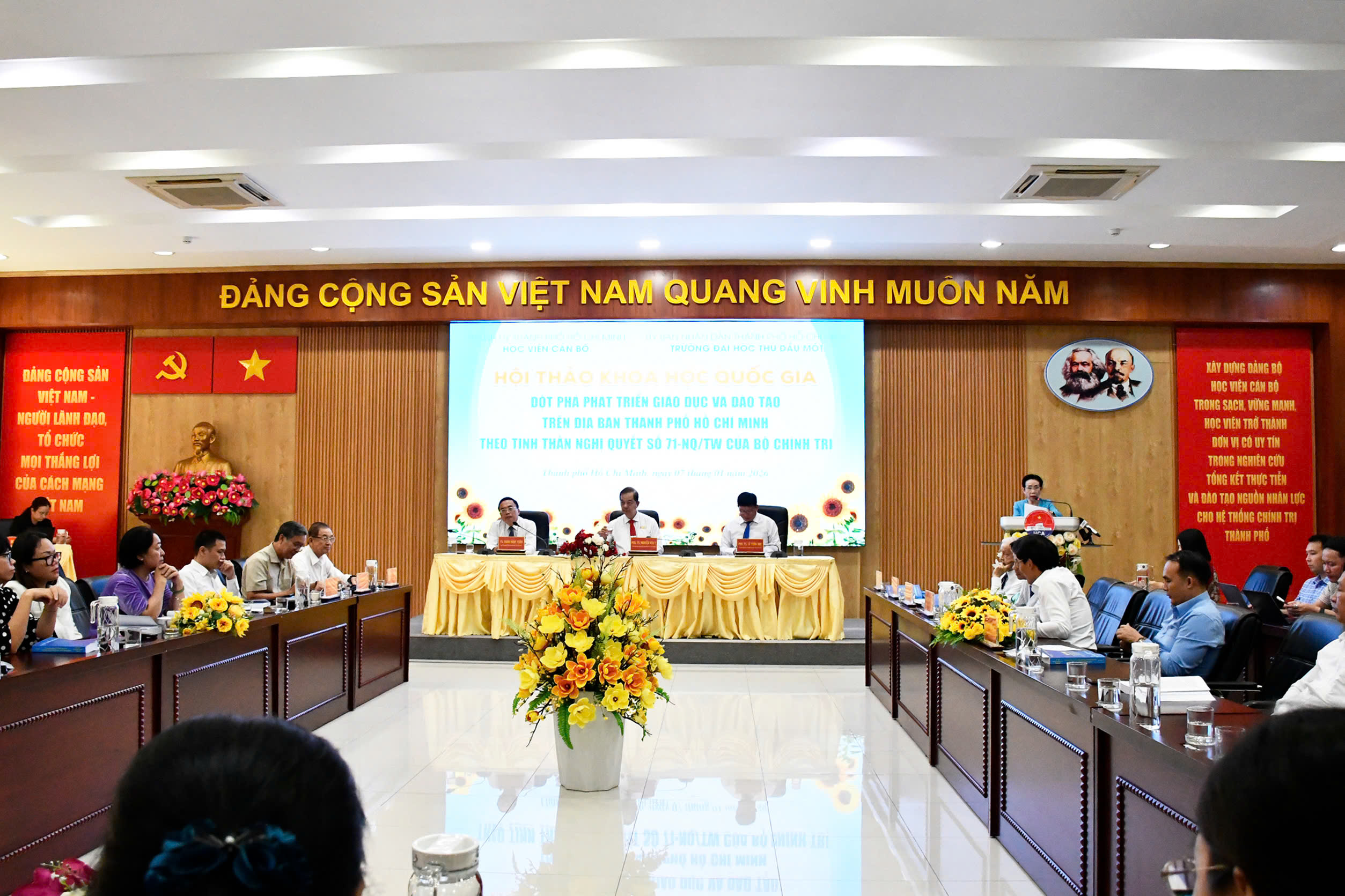 Không đổi mới mạnh mẽ, giáo dục - đào tạo TPHCM khó tạo ra đột phá - Ảnh 2.