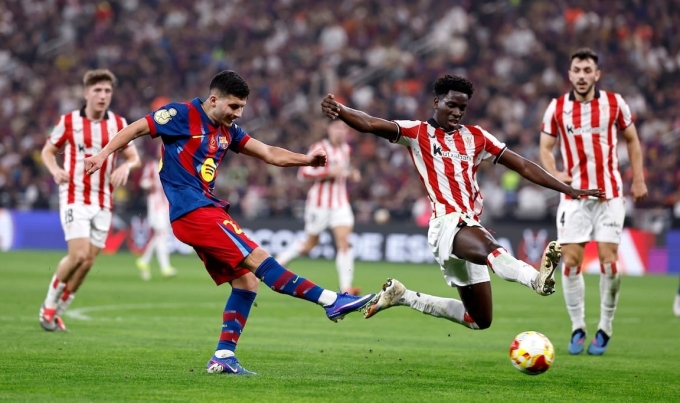 Bardghji trong tình huống dứt điểm nâng tỷ số lên 3-0 cho Barca. Ảnh: AS