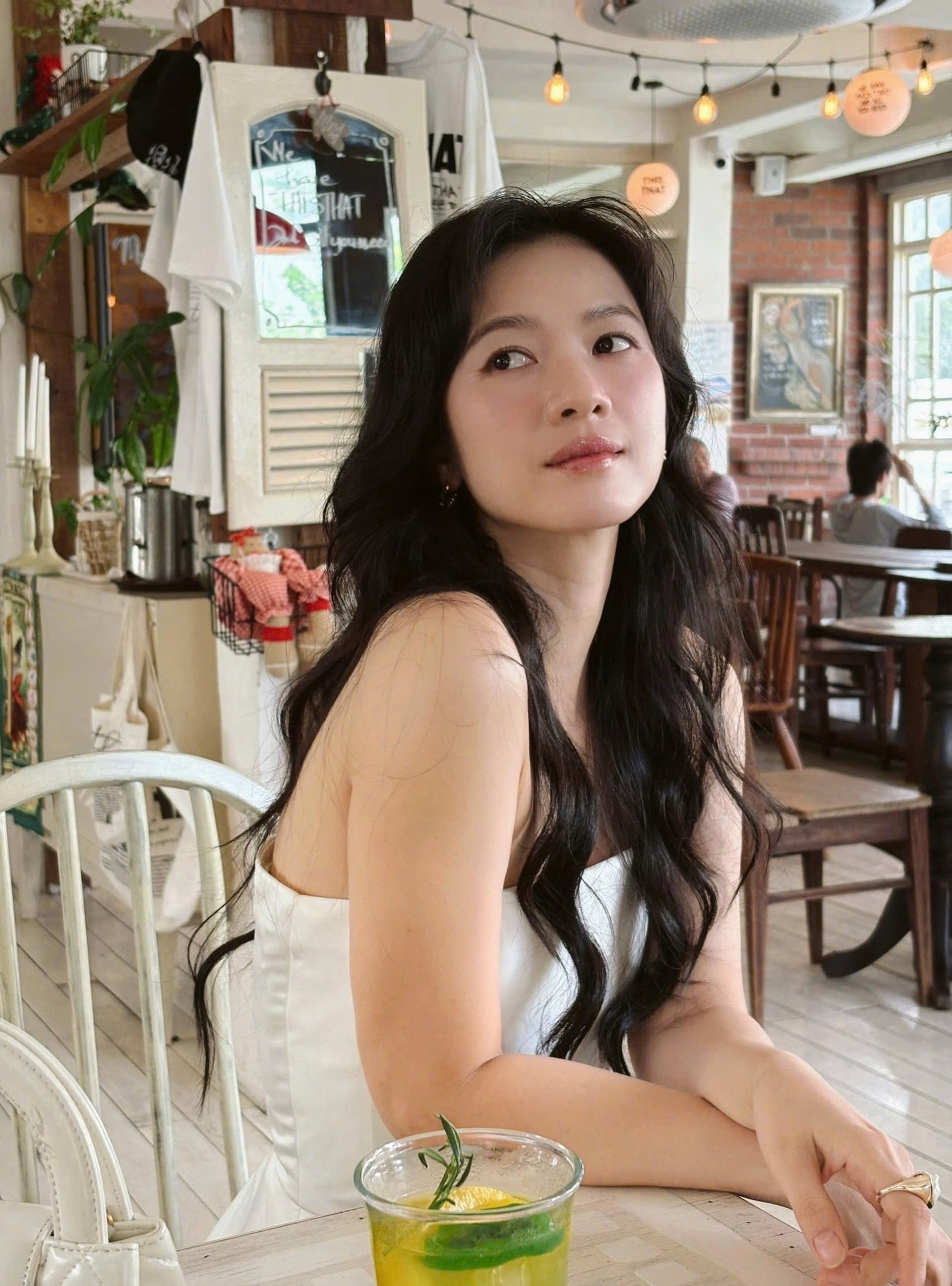 Mỹ nhân Việt chuyên trị vai khổ U40 vướng tin đồn có bạn trai kém 10 tuổi - 12