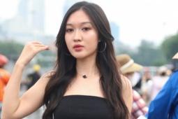 Fan nữ lên đồ cá tính đi xem concert 'Em xinh say hi'