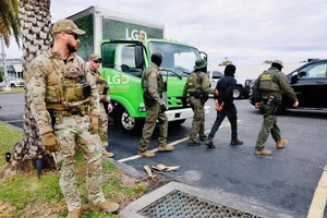 Mỹ mở chiến dịch truy quét nhập cư tại 2 TP của đảng Dân chủ