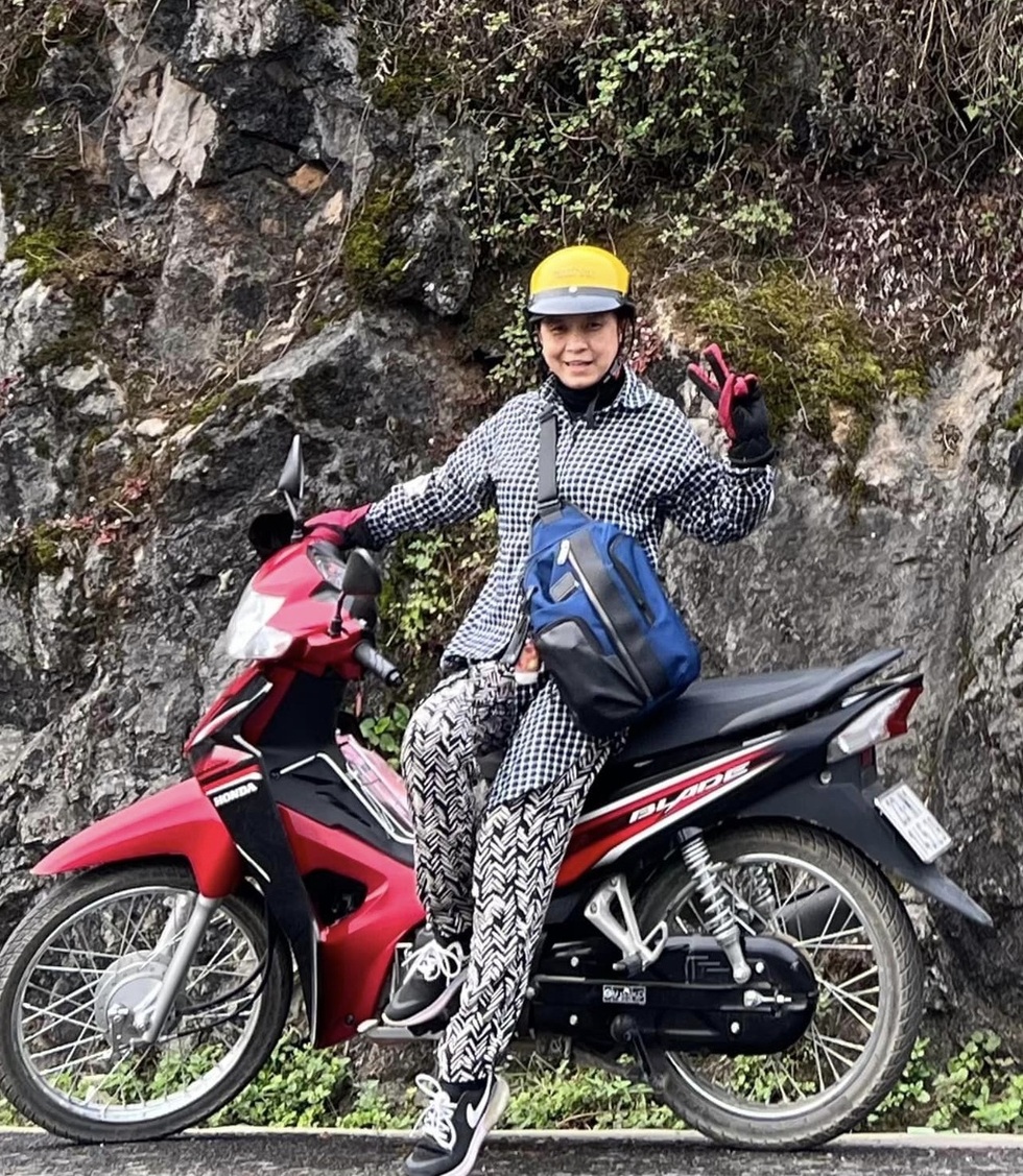 Ngọc Hiệp Cô gái xấu xí: Tuổi 62 tập yoga bay, đi phượt một mình - 2