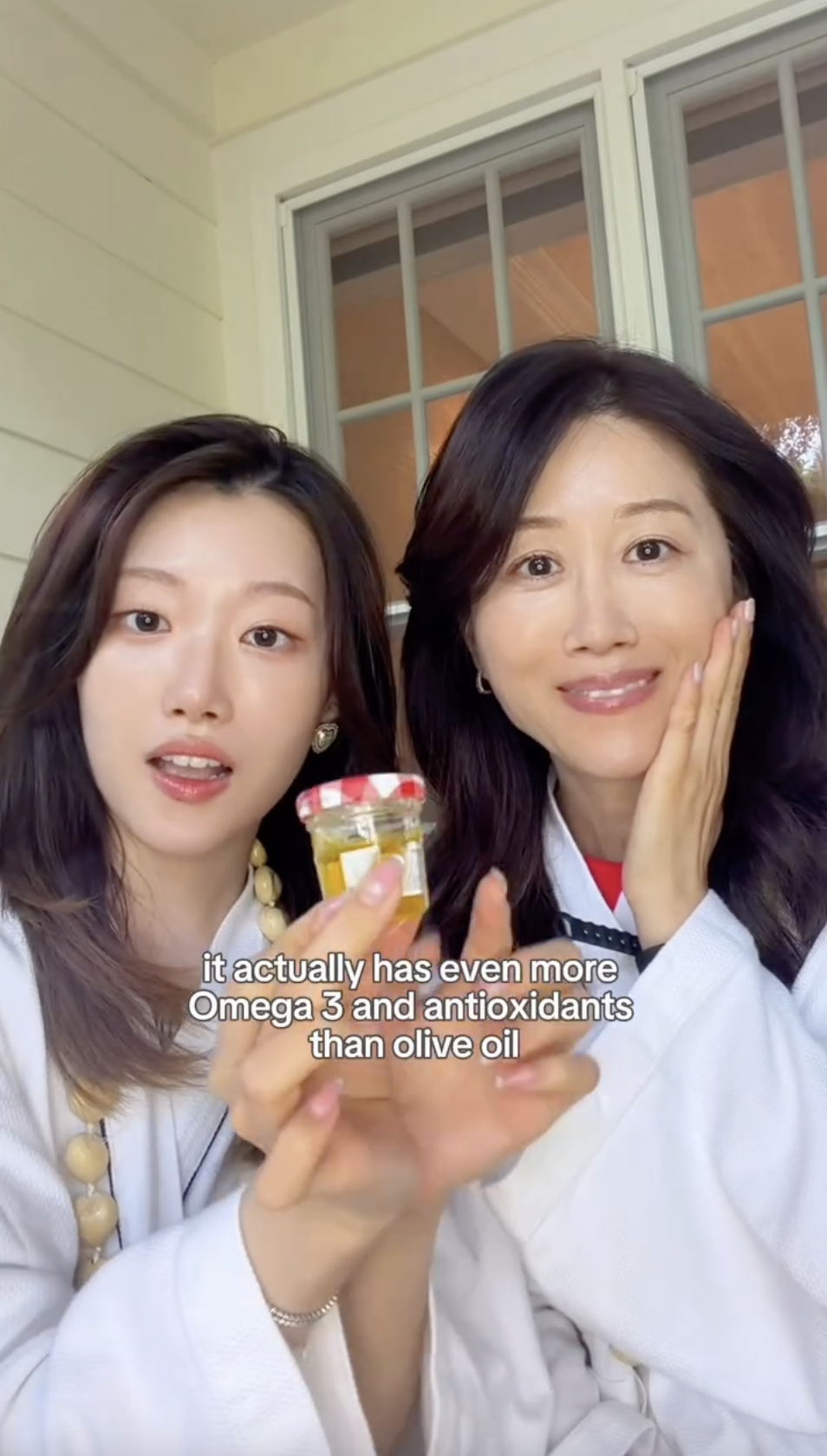 50 tuổi nhưng làn da căng bóng không kém gì con gái, người mẹ Hàn chỉ có 3 bí quyết- Ảnh 2.