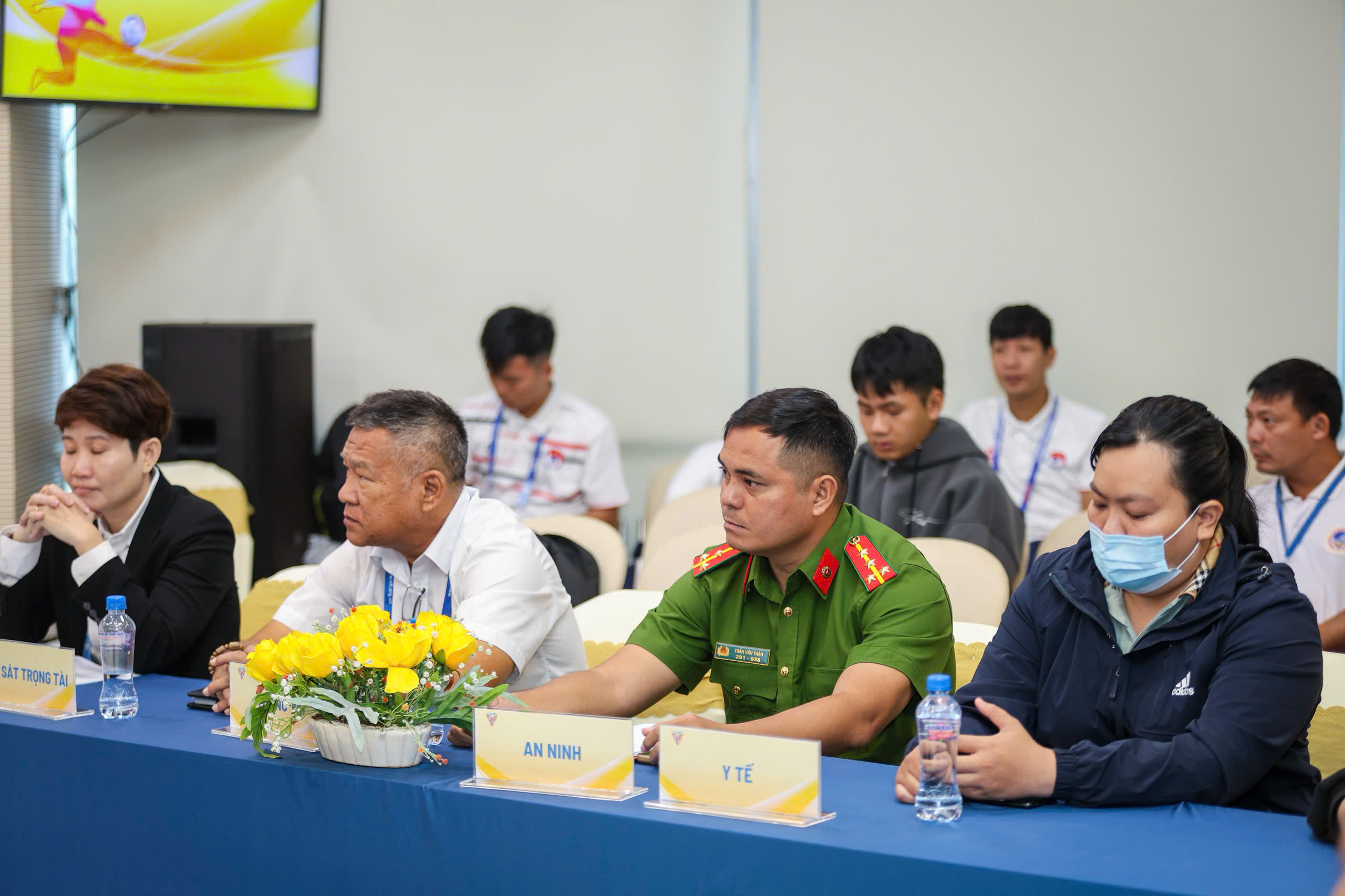 Giải TNSV cập nhật luật mới như VCK U.23 châu Á 2026, rất bài bản và chuyên nghiệp- Ảnh 4. Giải TNSV cập nhật luật mới như VCK U.23 châu Á 2026, rất bài bản và chuyên nghiệp- Ảnh 4.