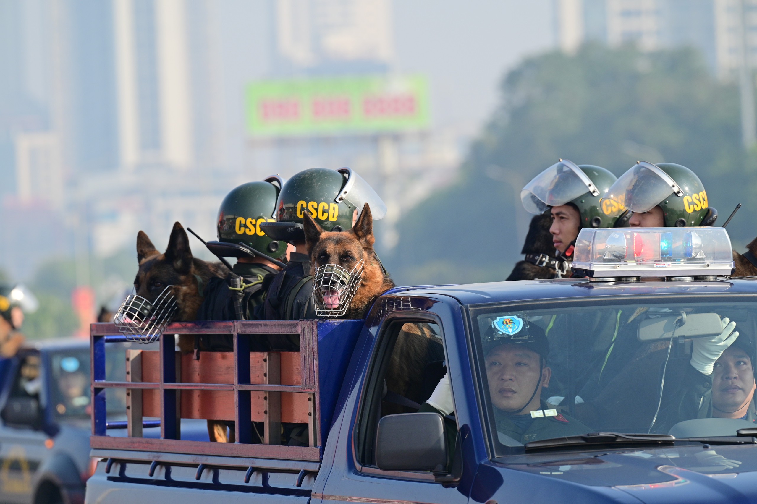 Lực lượng đặc nhiệm cùng khí tài hiện đại bảo vệ Đại hội Đảng toàn quốc lần thứ XIV - Ảnh 11.