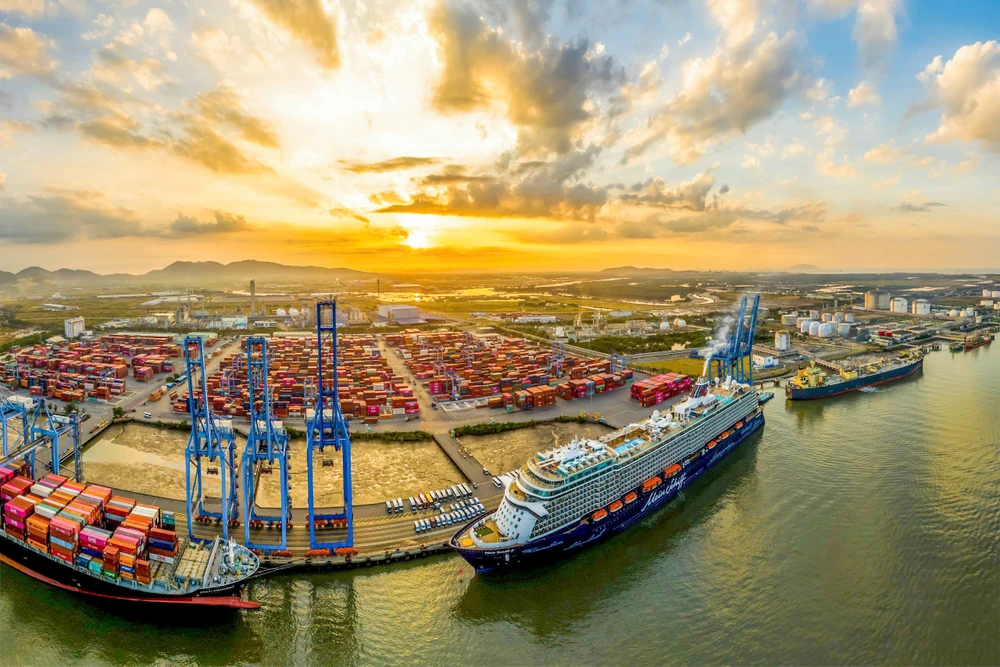 Khu thương mại tự do (FTZ) tại khu vực Cái Mép - Thị Vải là một trong những điểm mới quan trọng được quy định tại Nghị quyết 260 của Quốc hội. Ảnh minh họa: HÀ THANH dua-tp-hcm-tro-thanh-sieu-do-thi-lon-nhat-tai-dong-nam-a.jpg