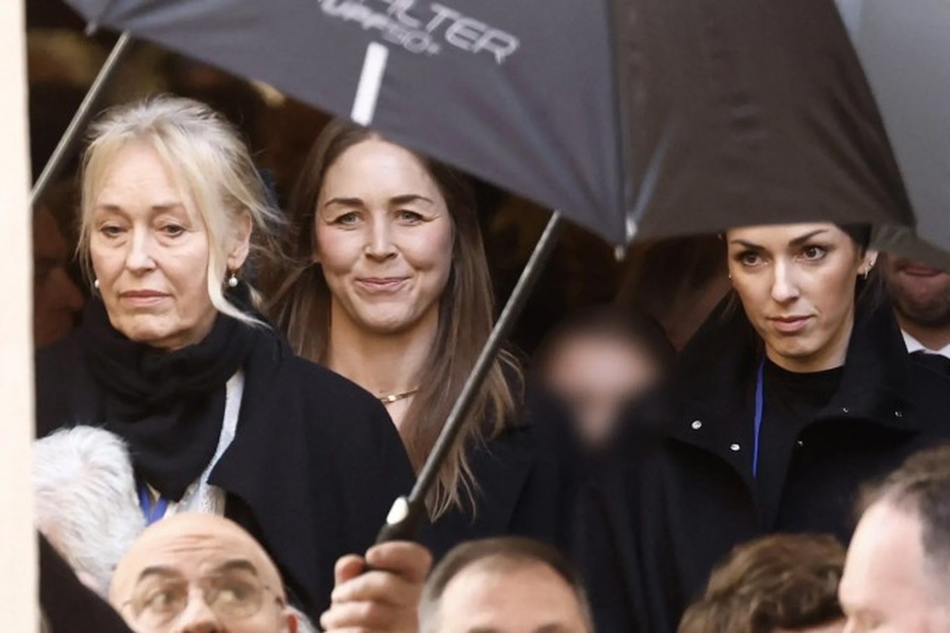 Con trai và cháu chắt của biểu tượng Brigitte Bardot lần đầu lộ diện - 8