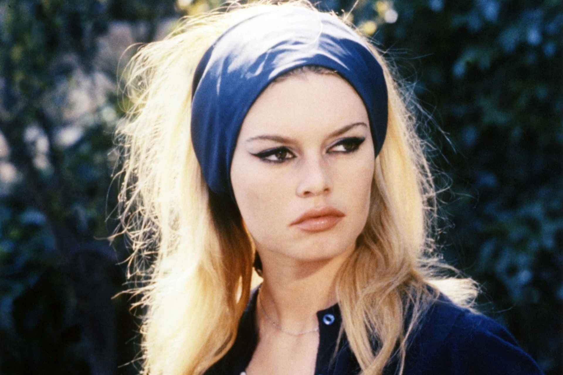 Con trai và cháu chắt của biểu tượng Brigitte Bardot lần đầu lộ diện - 12