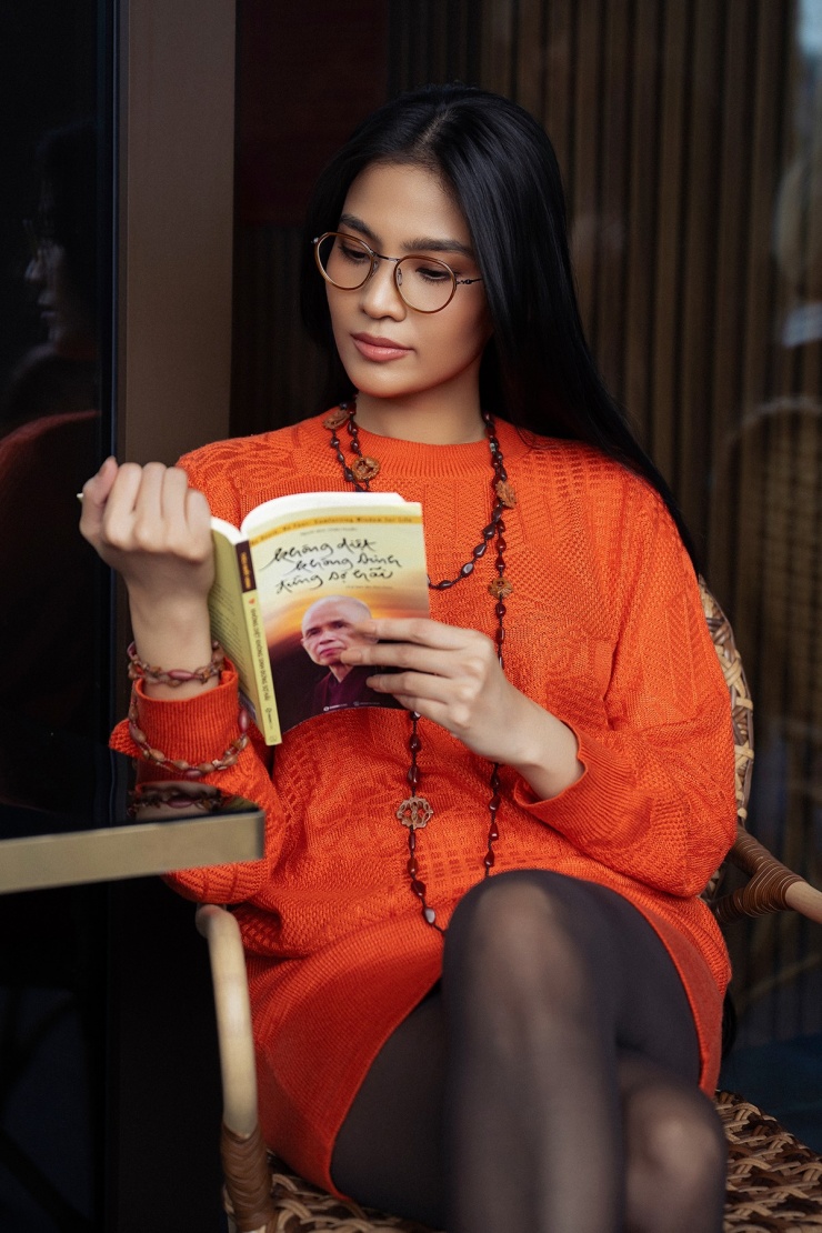 Trương Thị May diện váy của mẹ, khoe sắc vóc U40 5 Trương Thị May diện váy của mẹ, khoe sắc vóc U40 - 4