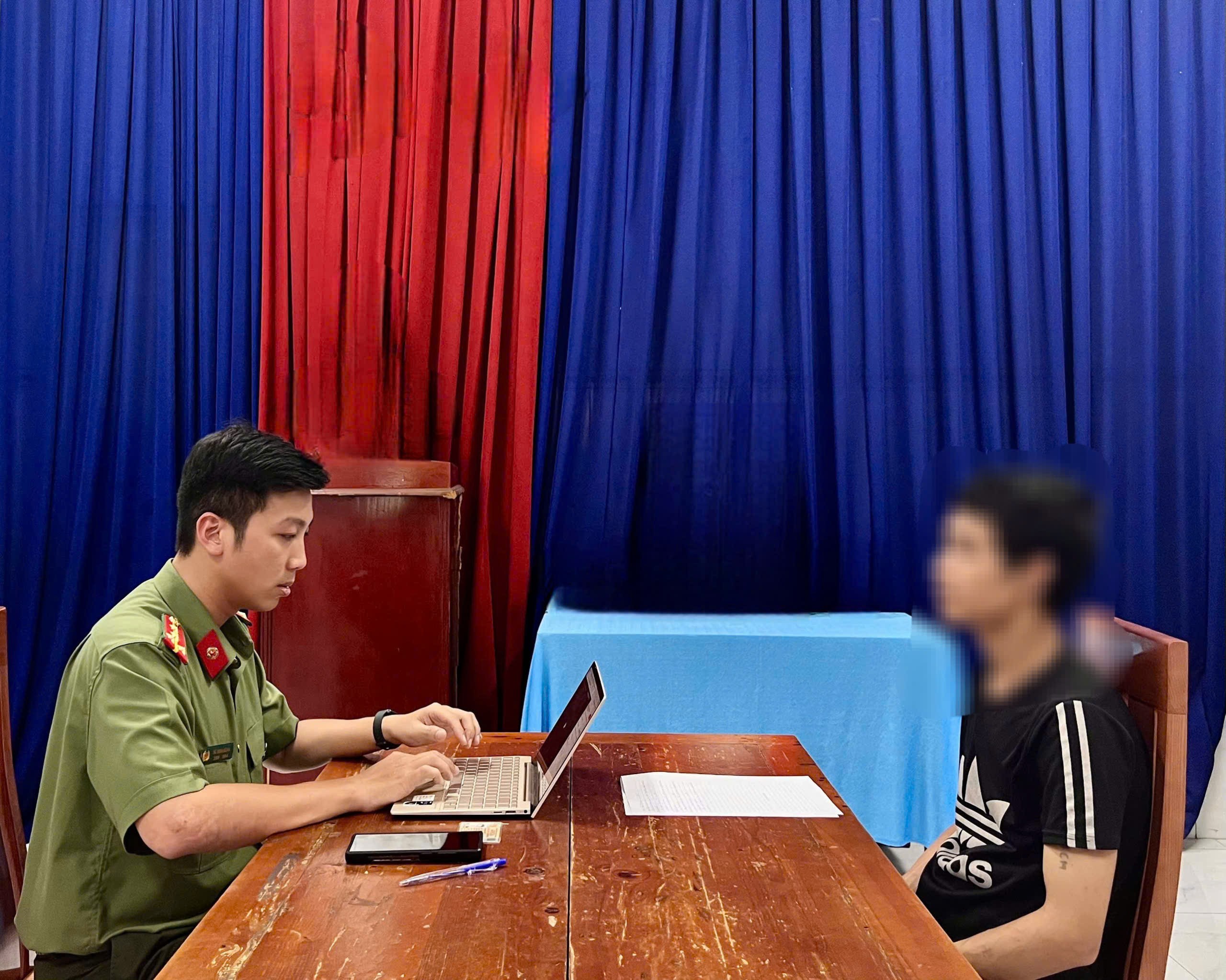 TPHCM ngày 8-1: Công ty tặng ô tô cho nhân viên dịp tất niên;  - Ảnh 3.