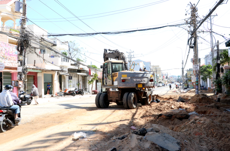 Thi công đường ven biển Lâm Đồng ì ạch, khó về đích trước Tết 2026- Ảnh 3.