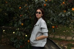 Tăng Thanh Hà 'mê quên lối về' mùa hồng chín ở Đà Lạt