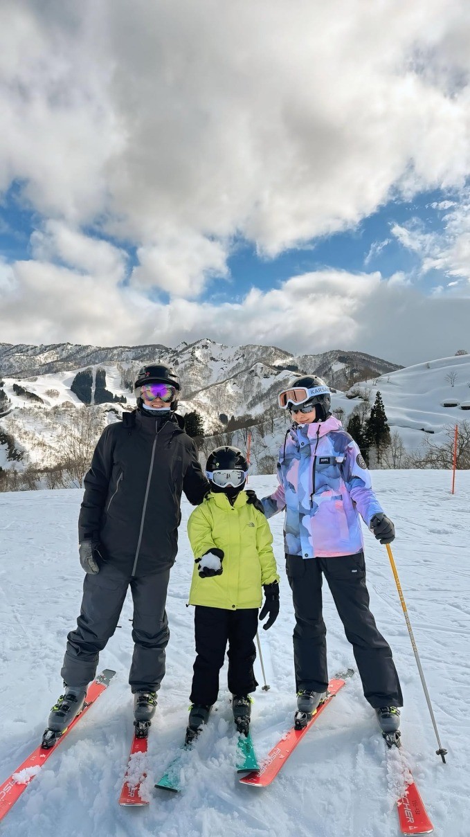 Tăng Thanh Hà đi Nhật trượt tuyết khởi đầu năm 2026 - 8