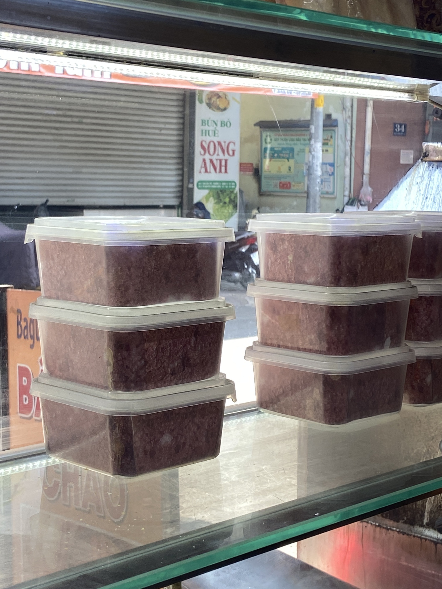 Vụ 120 tấn thịt heo bệnh tuồn vào Đồ hộp Hạ Long: Nhiều quán Pate Cột Đèn vỉa hè 