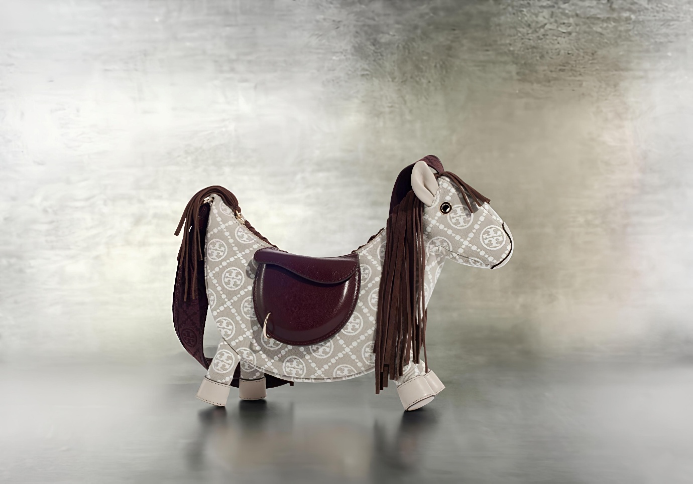 Đón năm Bính Ngọ, Tory Burch giới thiệu BST túi xách nhiều mẫu “mã”- Ảnh 5.