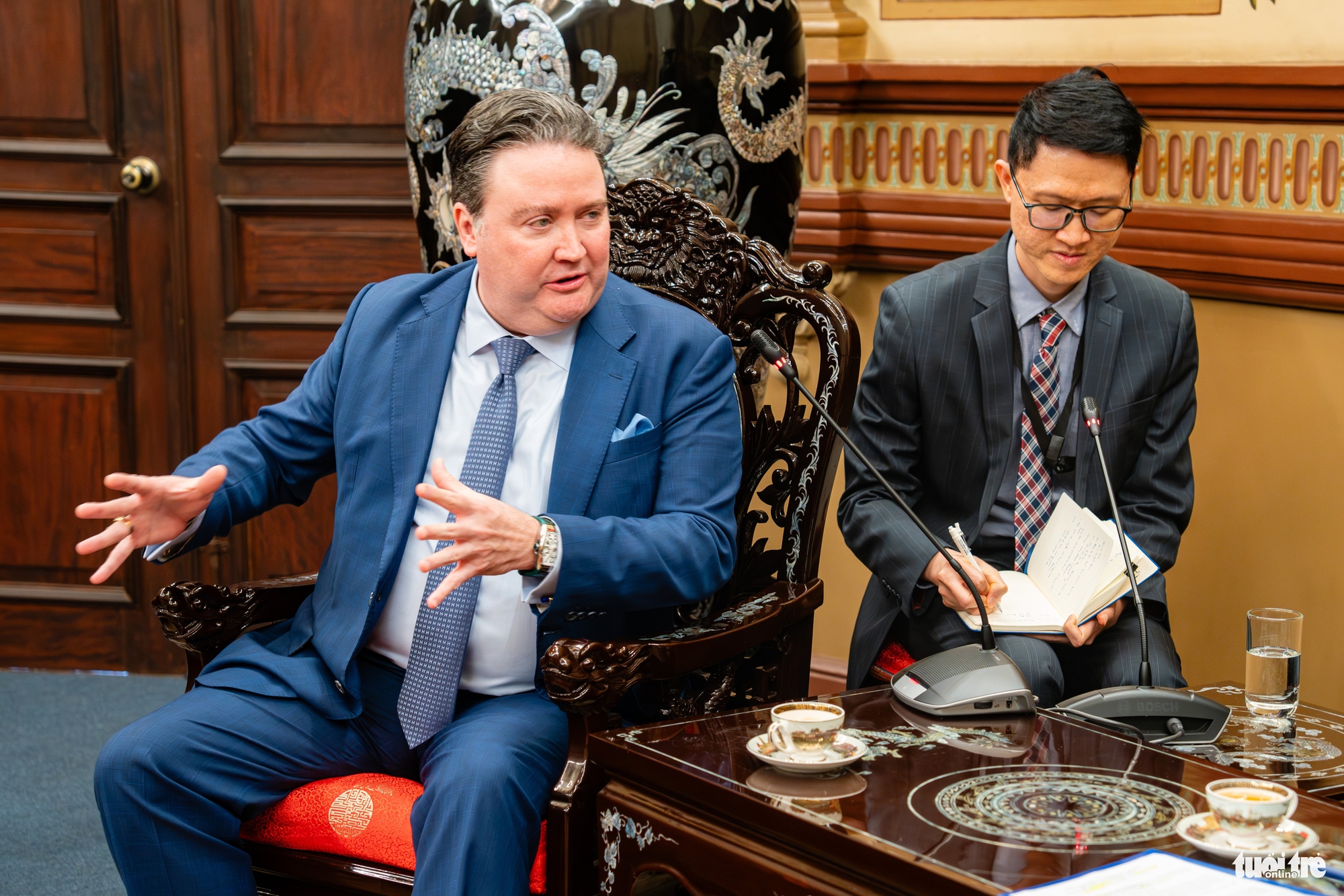 Đại sứ Mỹ Marc Knapper - Ảnh 3.