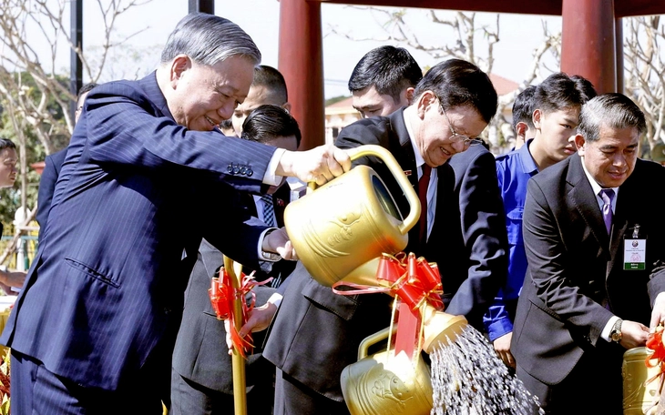 Đặc phái viên của Tổng Bí thư Tô Lâm đến Vientiane chúc mừng Đại hội Đảng lần thứ XII của Lào - Ảnh 4.