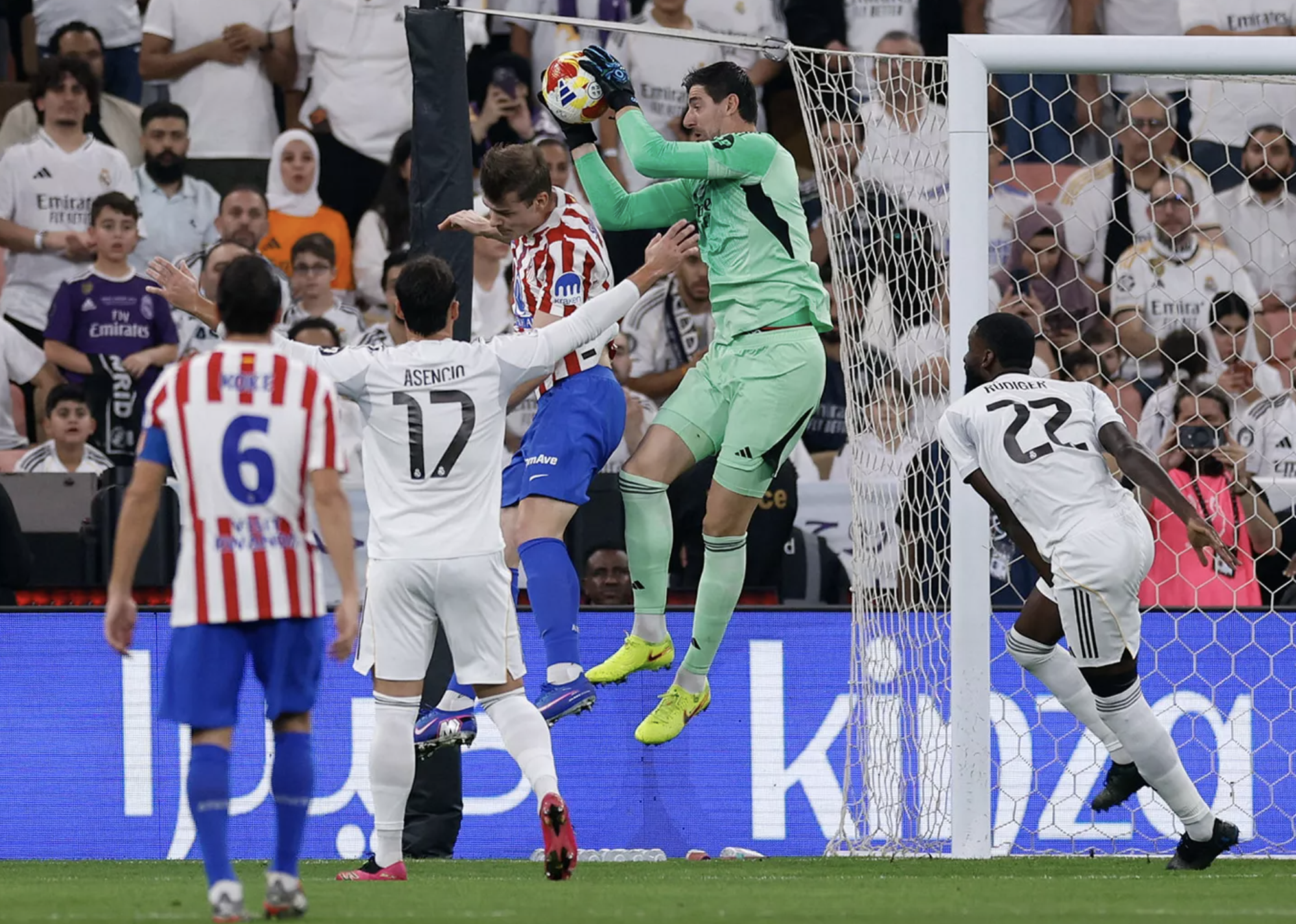 Valverde tỏa sáng, Real Madrid vào chung kết Siêu cúp Tây Ban Nha 3 Valverde tỏa sáng, Real Madrid vào chung kết Siêu cúp Tây Ban Nha - Ảnh 3.