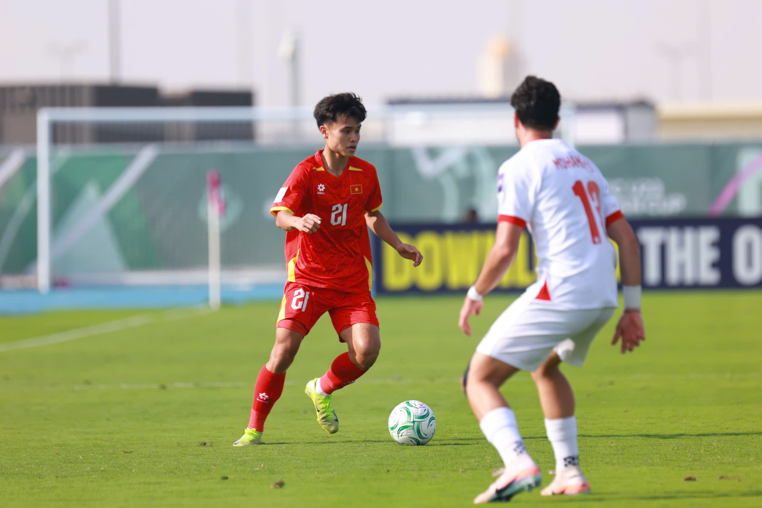 Đôi cánh tung hoành cảm hứng ở sân cỏ châu Á: Bùng nổ ngoạn mục trước Kyrgyzstan- Ảnh 5.