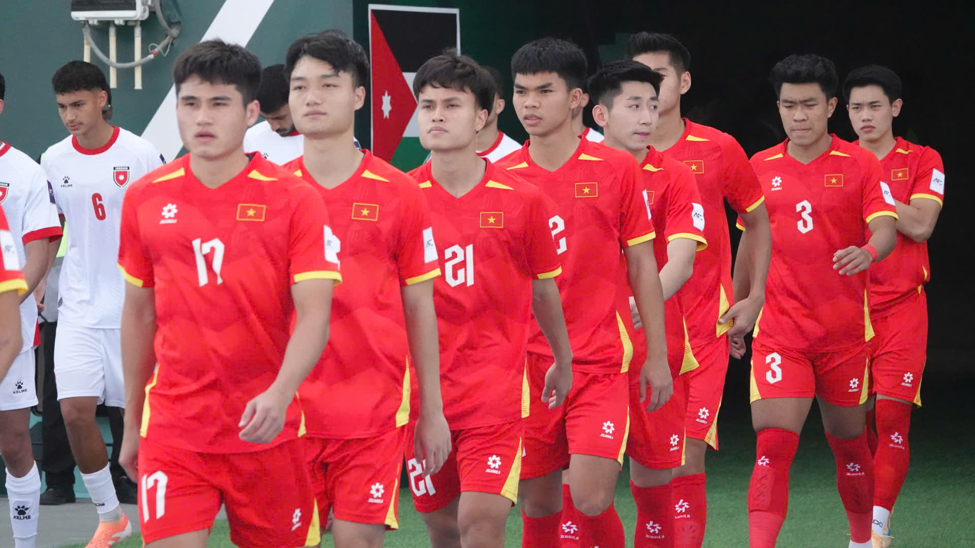 Đôi cánh tung hoành cảm hứng ở sân cỏ châu Á: Bùng nổ ngoạn mục trước Kyrgyzstan- Ảnh 4.