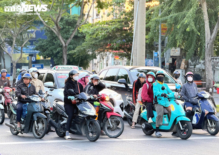 TP.HCM lạnh 17°C, hiếm gặp trong nhiều năm qua- Ảnh 5.