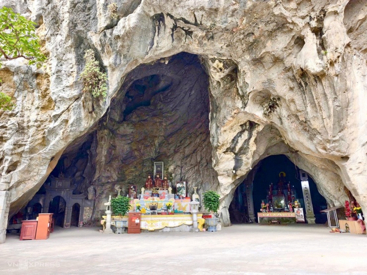 Bia ma nhai khắc trên vách đá - bảo vật quốc gia trong động Kính Chủ 4 Bia ma nhai khắc trên vách đá - bảo vật quốc gia trong động Kính Chủ - 3