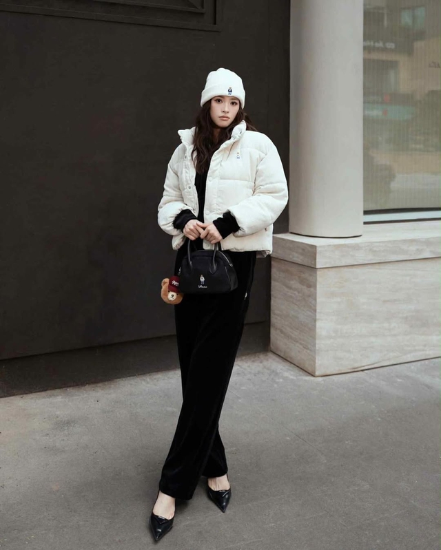 Giữ ấm mà vẫn thời thượng với bộ đôi áo phao và mũ len- Ảnh 6. Giữ ấm mà vẫn thời thượng với bộ đôi áo phao và mũ len- Ảnh 6.