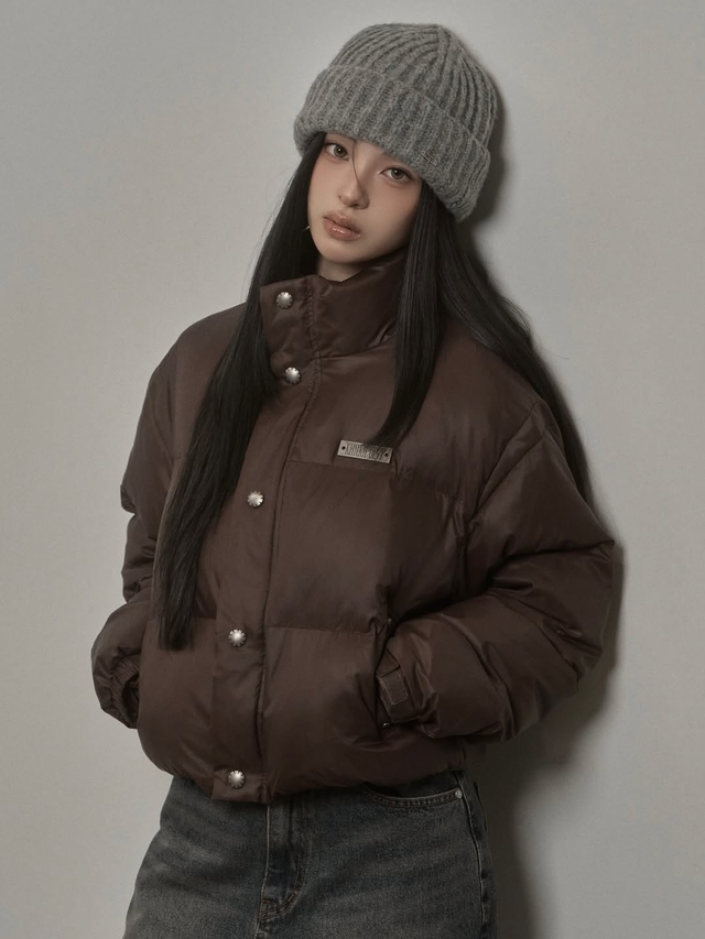 Giữ ấm mà vẫn thời thượng với bộ đôi áo phao và mũ len- Ảnh 7. Giữ ấm mà vẫn thời thượng với bộ đôi áo phao và mũ len- Ảnh 7.