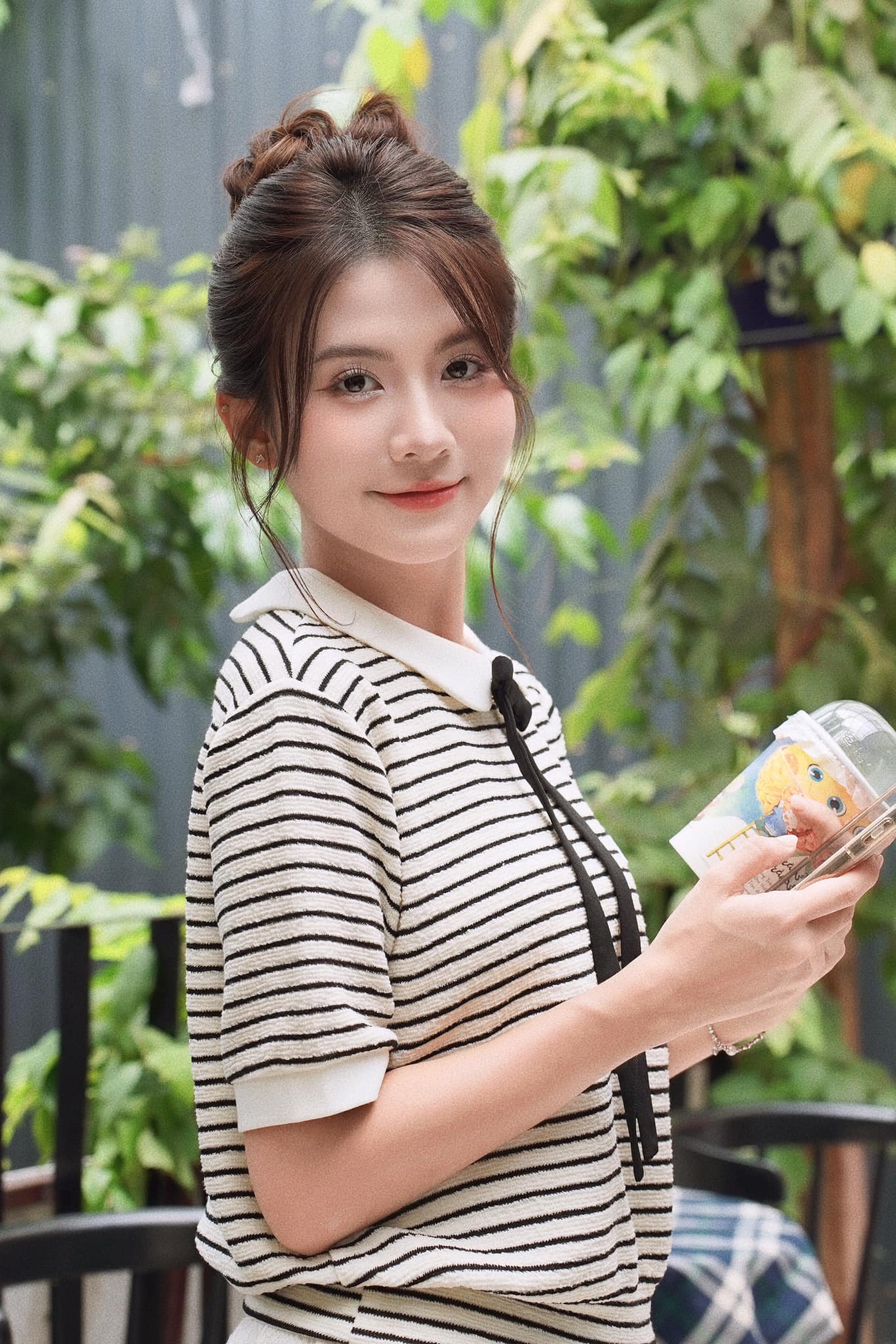 Nhan sắc xinh xắn, ngọt ngào của diễn viên Quỳnh Trang phủ sóng phim  VTV - 5