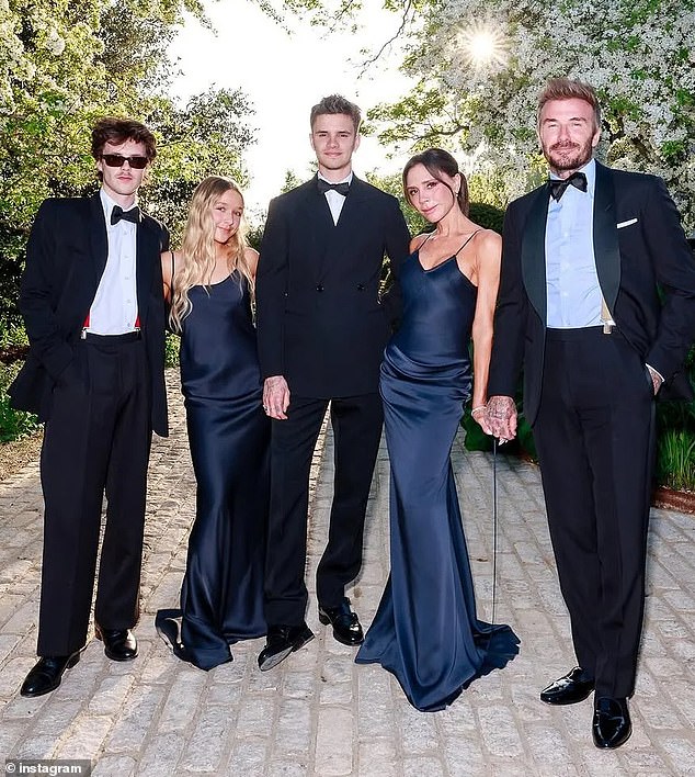 Gắt: Cậu cả nhà Beckham cảnh báo bố mẹ - David và Victoria - hãy liên lạc thông qua luật sư giữa drama gia đình- Ảnh 5.