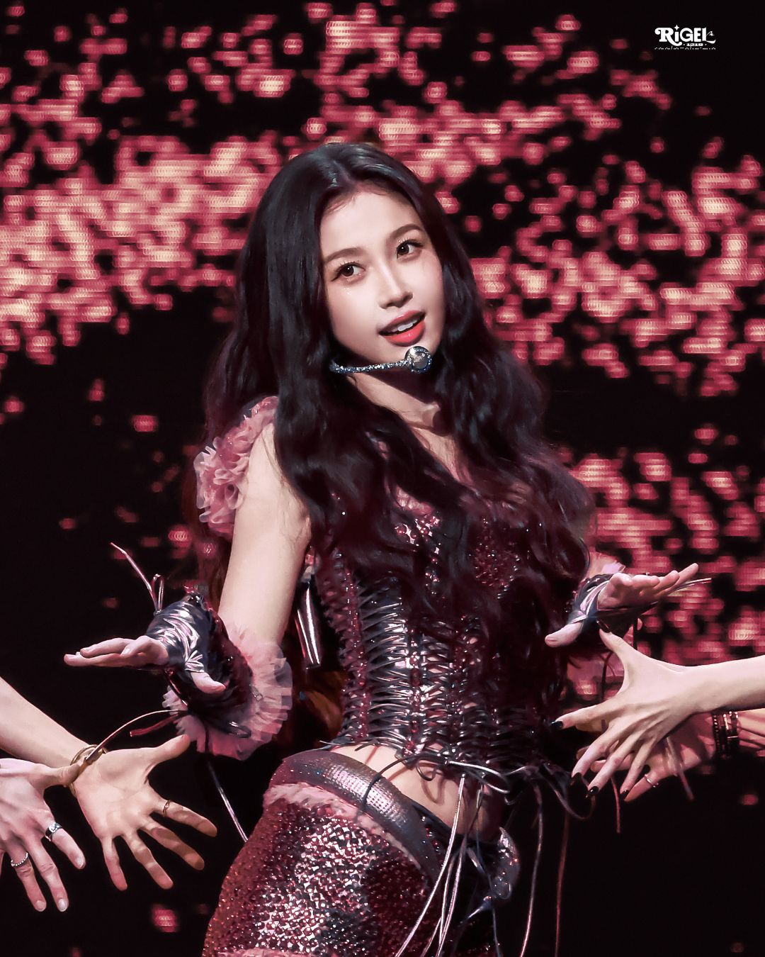 Sự hết thời của mỹ nhân bị ghét nhất 2025: Đài trung ương ngầm phát tín hiệu cấm sóng, cả loạt show cuối năm ngó lơ- Ảnh 9.