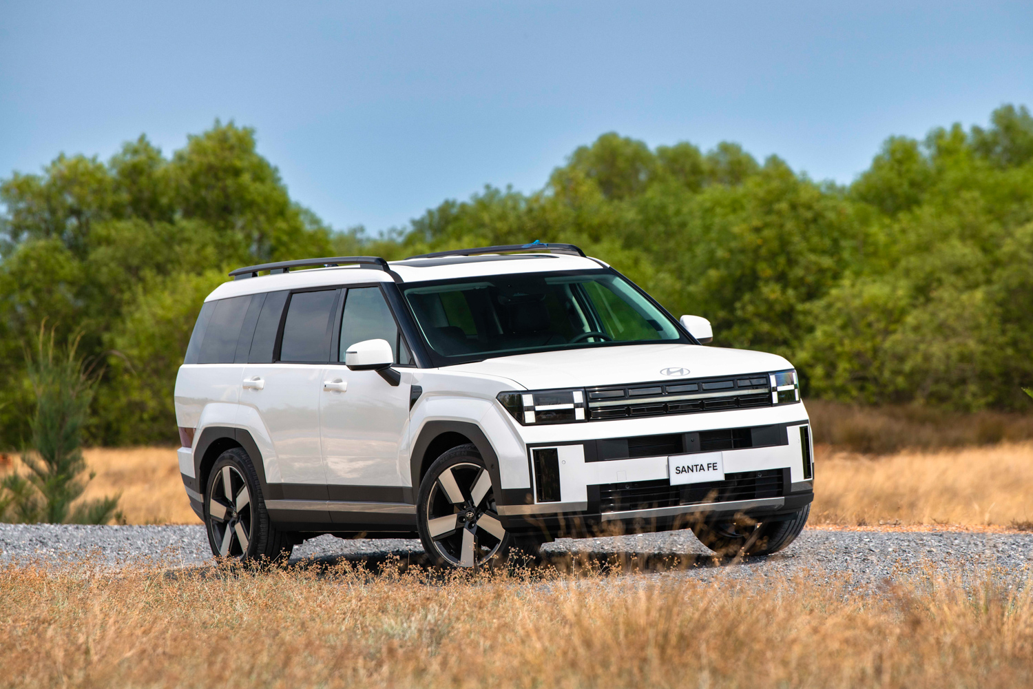 Ô tô đời cũ rầm rộ 'đại hạ giá' xả hàng tồn kho ngay đầu năm 2026- Ảnh 2.