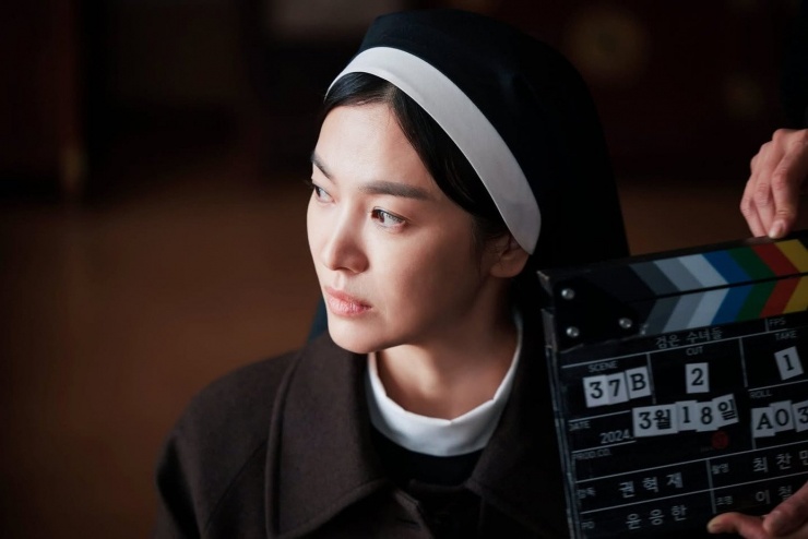 Dark Nuns của Song Hye Kyo cũng là "bom xịt".