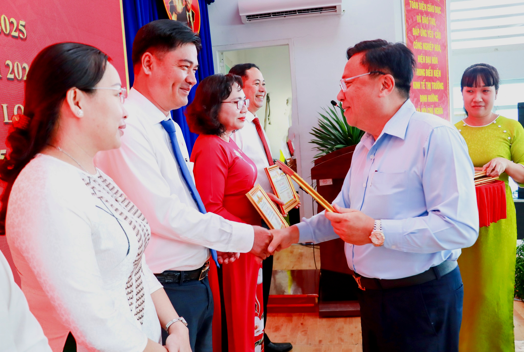 - Ảnh 7. - Ảnh 7.