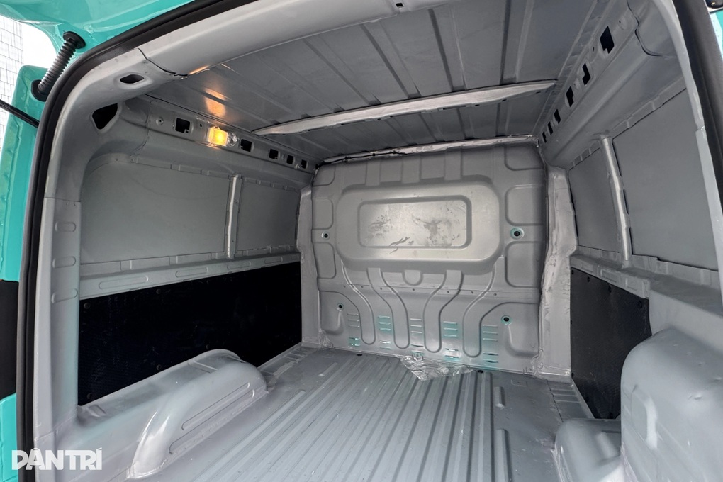 VinFast EC Van có thêm bản cửa trượt như “Su cóc”, giá 325 triệu đồng - 3