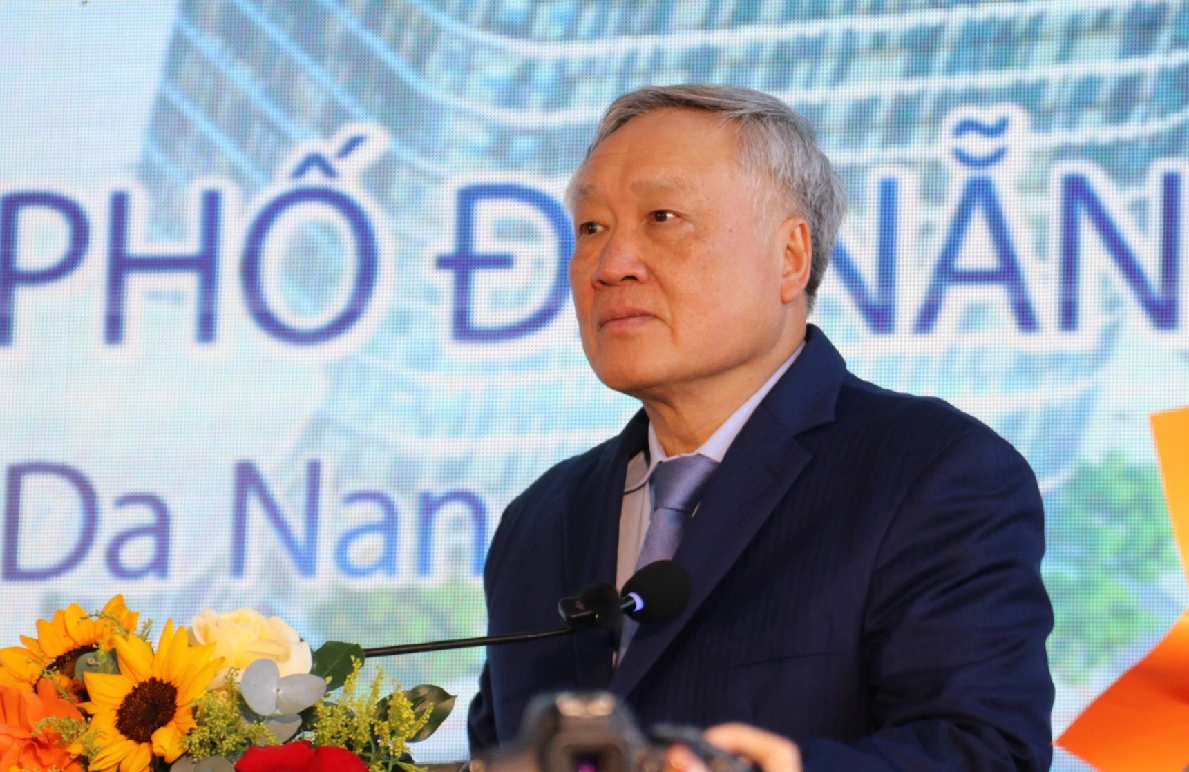 Phó thủ tướng Thường trực: 'Trung tâm tài chính quốc tế là vấn đề rất mới' - Ảnh 2.