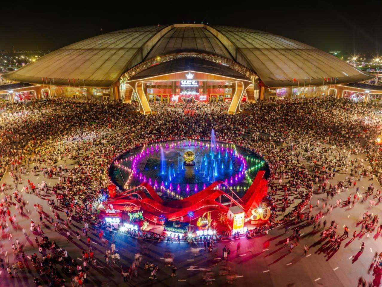 Đấu Trường Sấm tại Hà Nội quy tụ 50.000 người mở màn làn sóng siêu concert năm 2026- Ảnh 5. Đấu Trường Sấm tại Hà Nội quy tụ 50.000 người mở màn làn sóng siêu concert năm 2026- Ảnh 5.