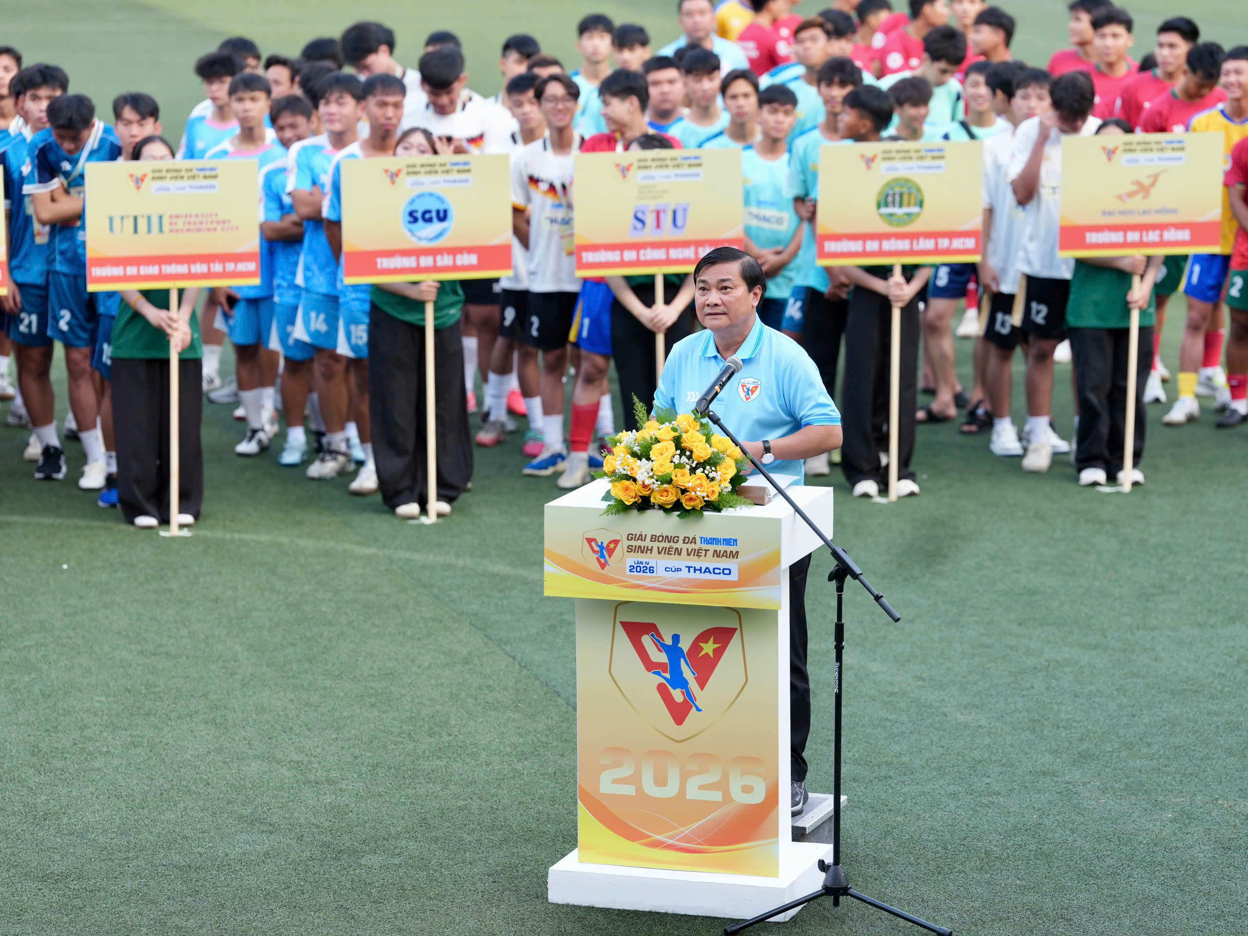 Rực rỡ lễ khai mạc TNSV THACO cup 2026: Ngày hội lớn đậm chất sinh viên, chuyên nghiệp và hấp dẫn- Ảnh 2. Rực rỡ lễ khai mạc TNSV THACO cup 2026: Ngày hội lớn đậm chất sinh viên, chuyên nghiệp và hấp dẫn- Ảnh 2.