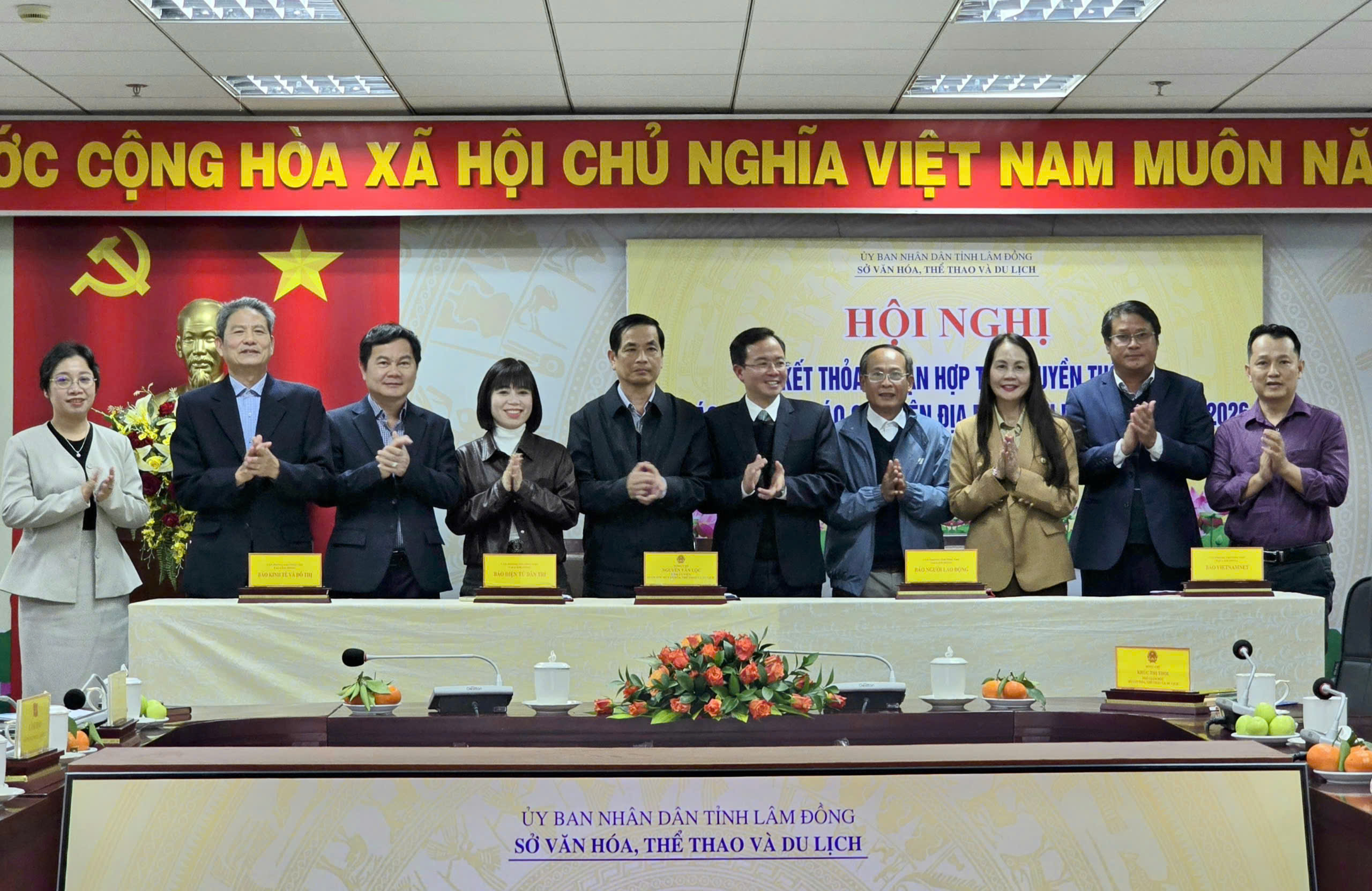 Báo Người Lao Động ký kết thỏa thuận hợp tác truyền thông với tỉnh Lâm Đồng - Ảnh 4.