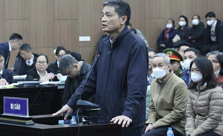 Vợ chồng cựu Cục trưởng khóc vì 'bài học cay nghiệt' và 'đã tự tay đánh mất danh dự' - Ảnh 2.