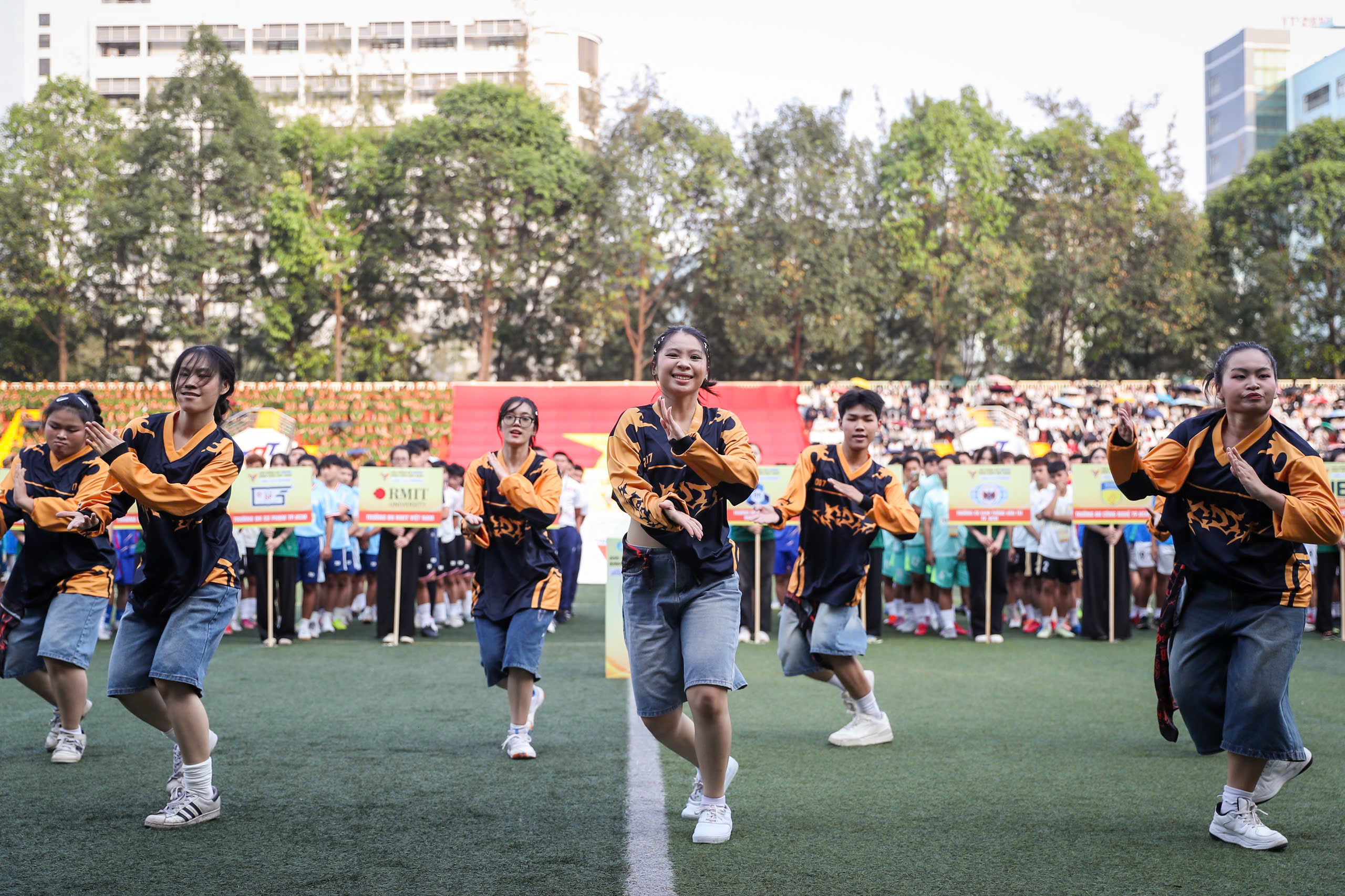 Những hình ảnh đẹp, tràn đầy năng lượng tại ngày khai mạc TNSV THACO cup 2026- Ảnh 14.