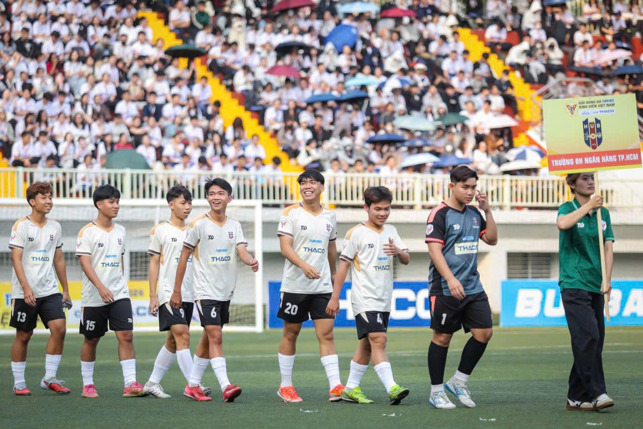 Khai mạc giải bóng đá Thanh Niên sinh viên VN lần IV - 2026 cúp THACO- Ảnh 4. Khai mạc giải bóng đá Thanh Niên sinh viên VN lần IV - 2026 cúp THACO- Ảnh 4.