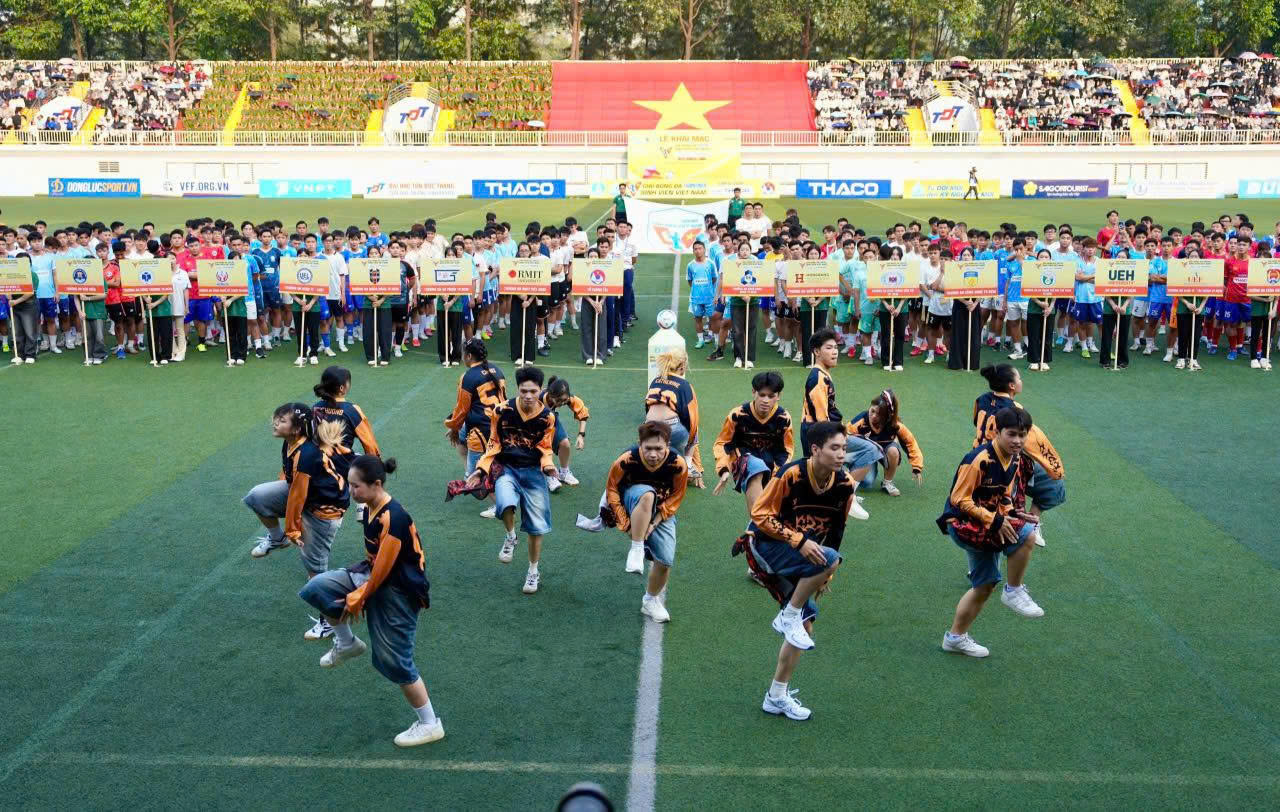 Khai mạc giải bóng đá Thanh Niên sinh viên VN lần IV - 2026 cúp THACO- Ảnh 5. Khai mạc giải bóng đá Thanh Niên sinh viên VN lần IV - 2026 cúp THACO- Ảnh 5.