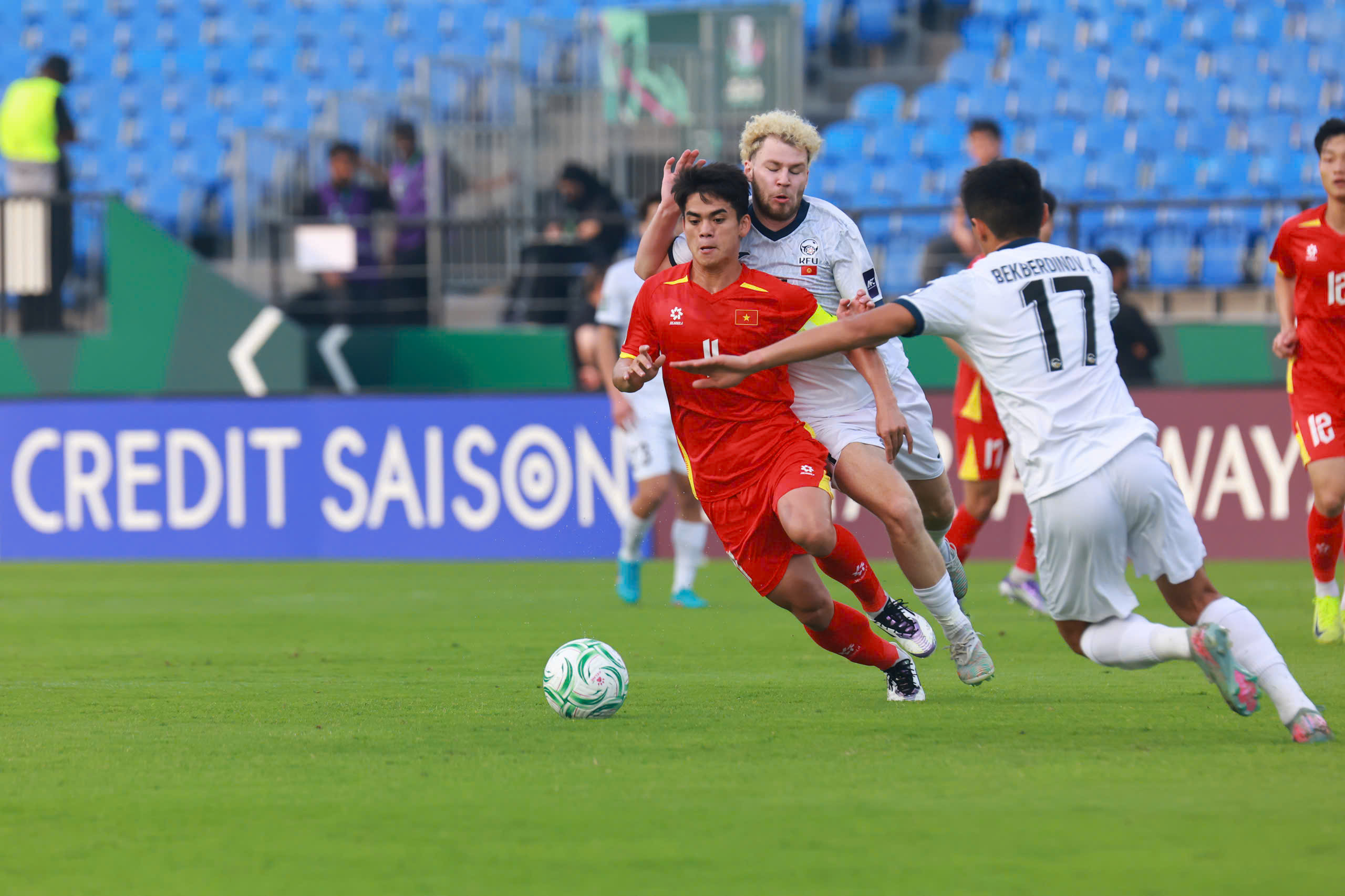 Đội trưởng Khuất Văn Khang: 'Cụ' thủ lĩnh trầm lặng, rất đáng tin cậy của U.23 Việt Nam- Ảnh 3.