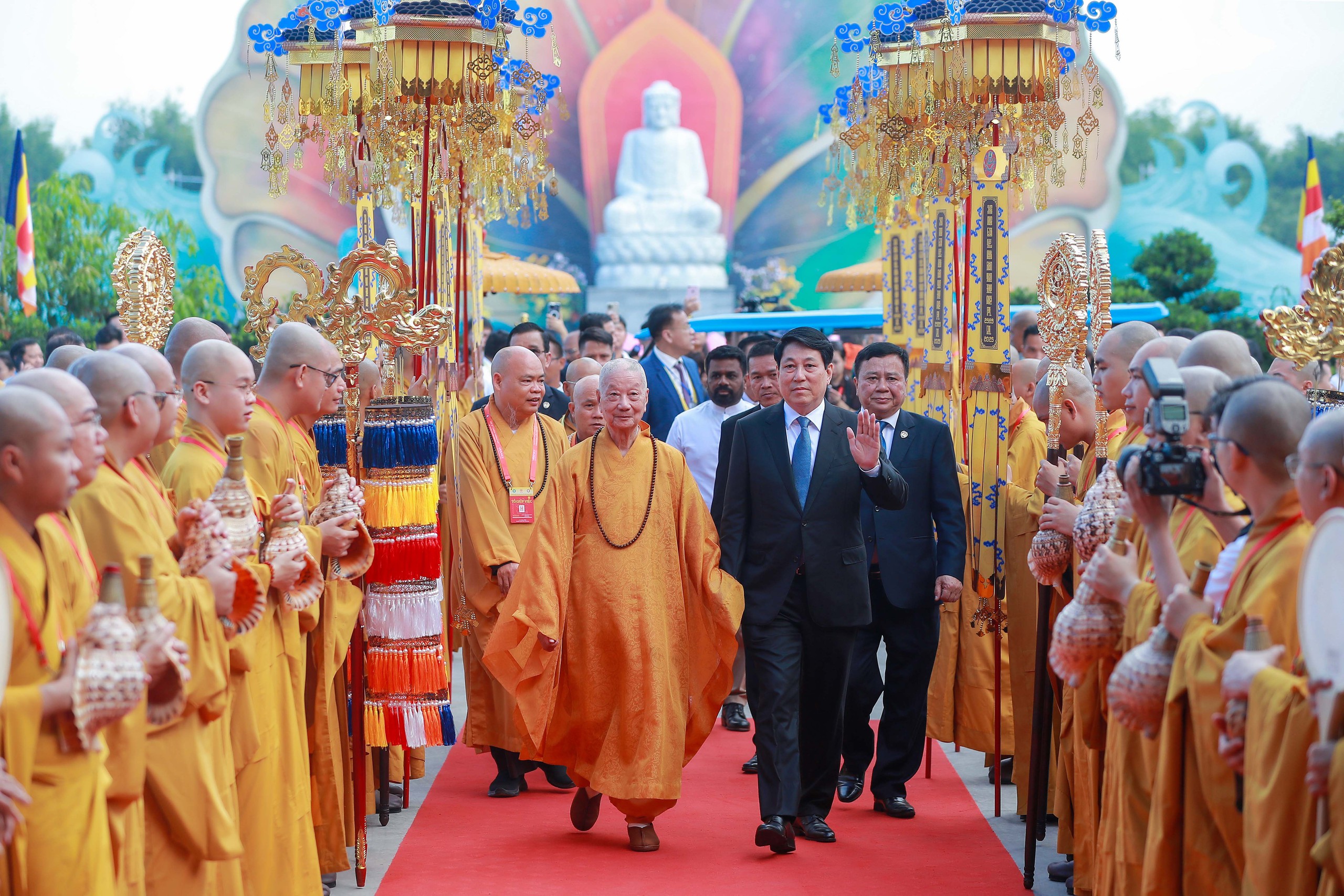 Hướng tới siêu đô thị quốc tế 34 10 DẤU ẤN NỔI BẬT CỦA TPHCM NĂM 2025 - Ảnh 74.