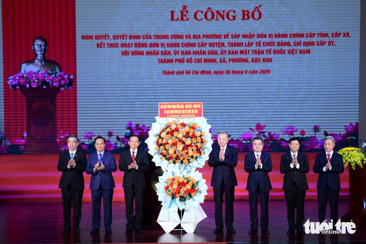 TP.HCM công bố 12 dấu ấn nổi bật năm 2025 - Ảnh 2.