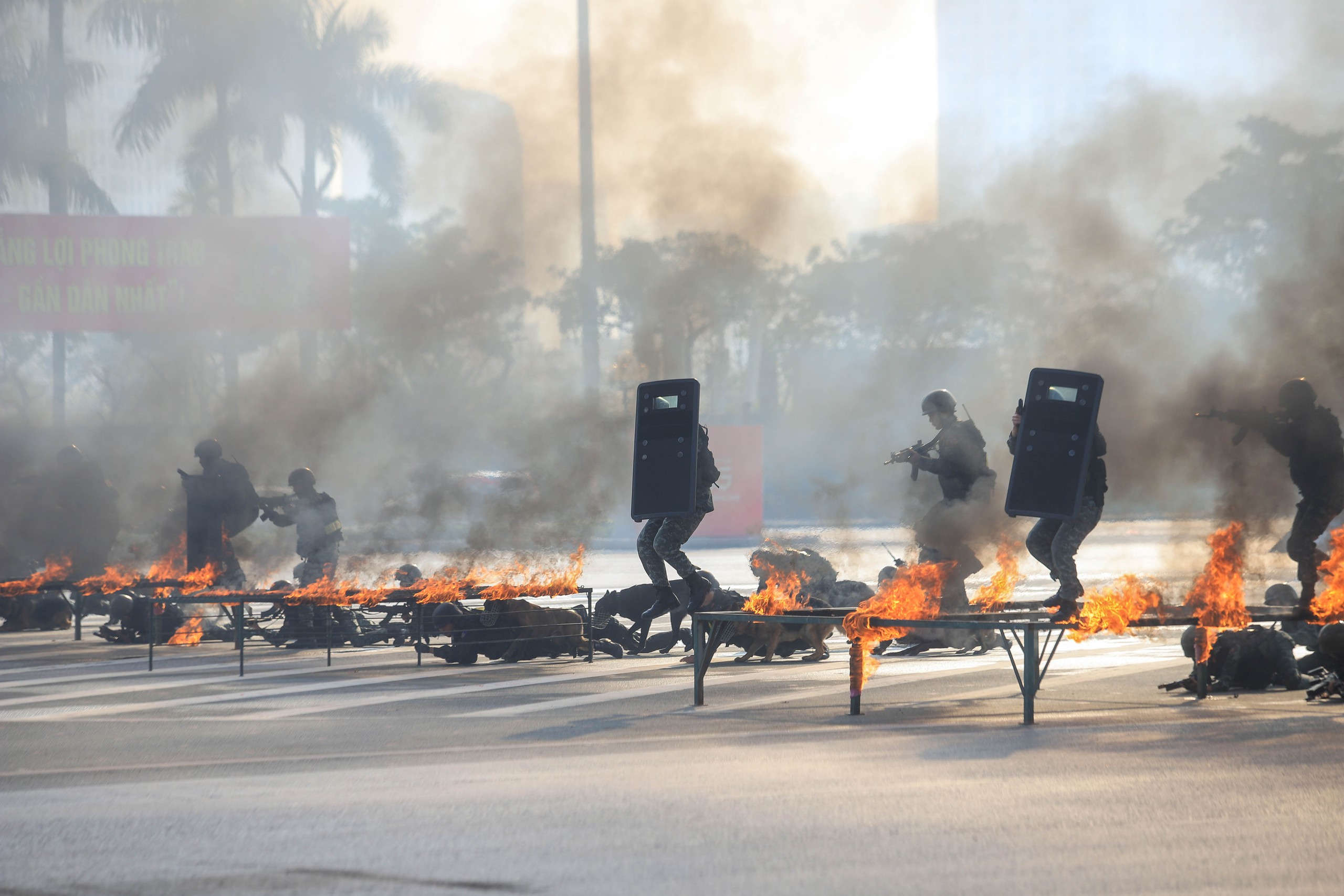 Cảnh sát bảo vệ Đại hội XIV của Đảng: Sự kiện phô diễn sức mạnh an ninh - Ảnh 15. Cảnh sát bảo vệ Đại hội XIV của Đảng: Sự kiện phô diễn sức mạnh an ninh - Ảnh 15.