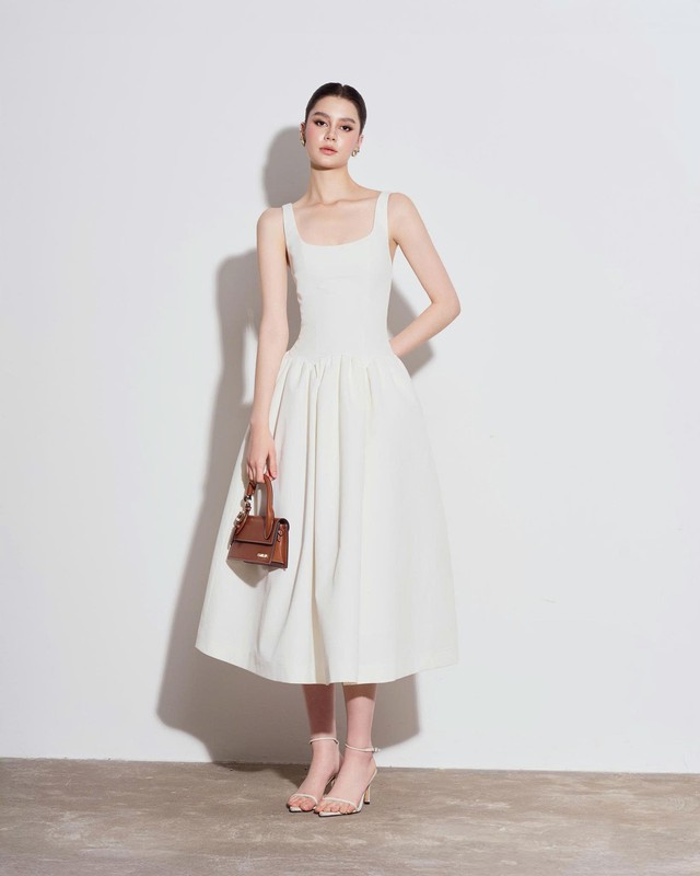 Phong cách tối giản thanh lịch được lòng quý cô hiện đại- Ảnh 4.